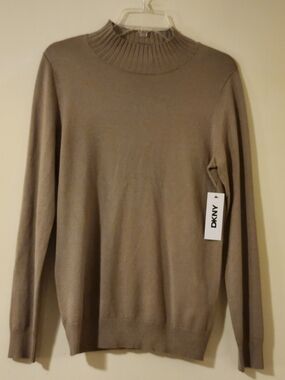 DKNY Women's Preppy Taupe Crewneck Sweater Size M